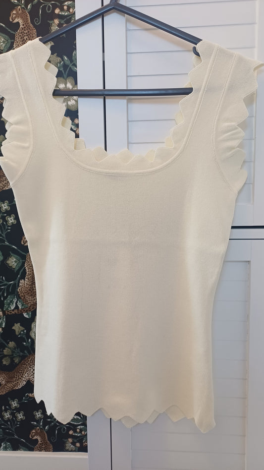 Knitted scalloped vest - Yellow