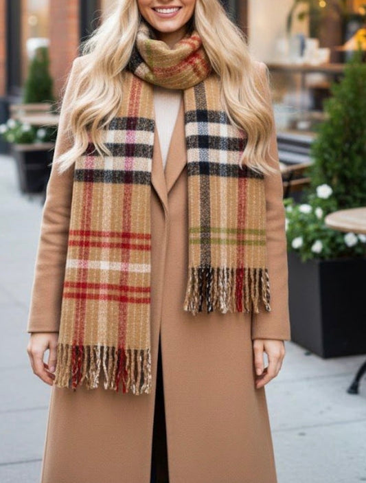 Checkered pattern scarf